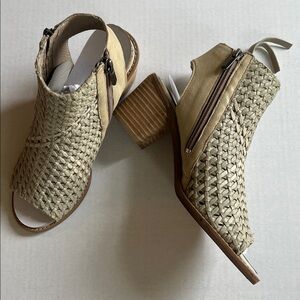 Sam Edelman “Cooper” Like New!! Cream Woven Women's Heeled Sandals Size 7